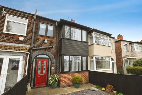 3 bedroom terraced house for sale, Chamberlain Road, Hull