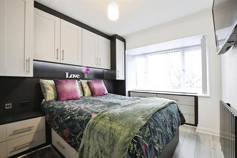 3 bedroom terraced house for sale, Chamberlain Road, Hull