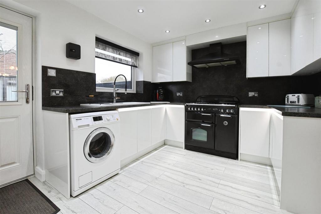Fitted Kitchen