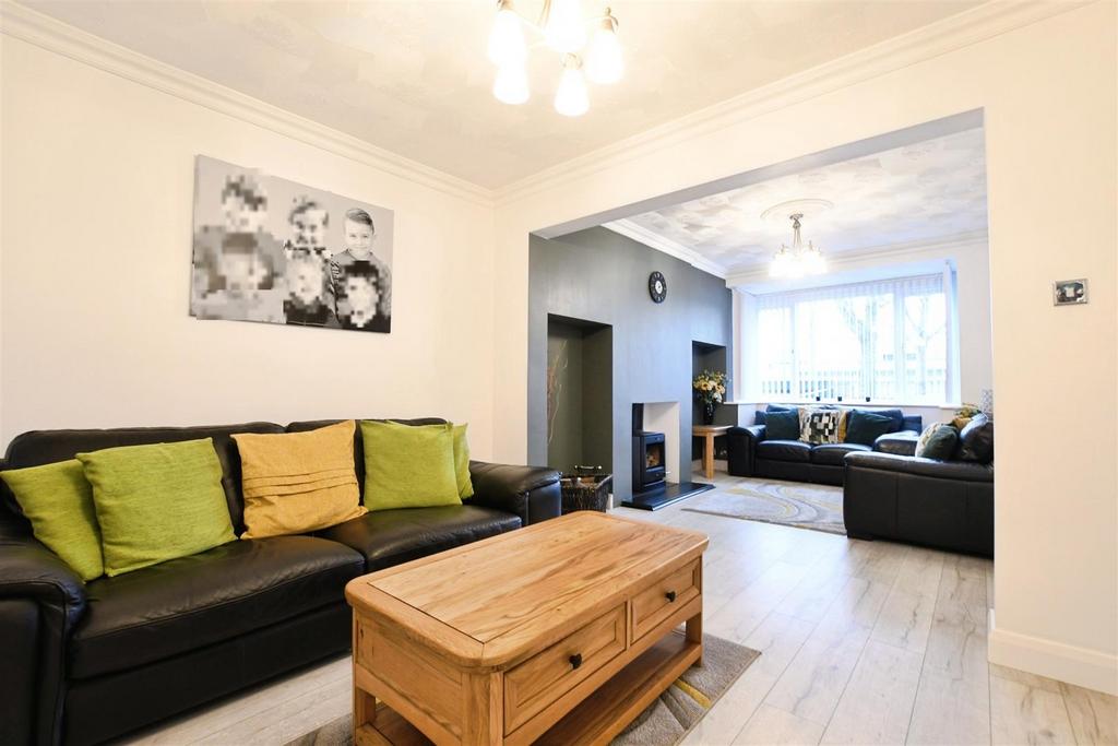 Sitting/ Dining Area