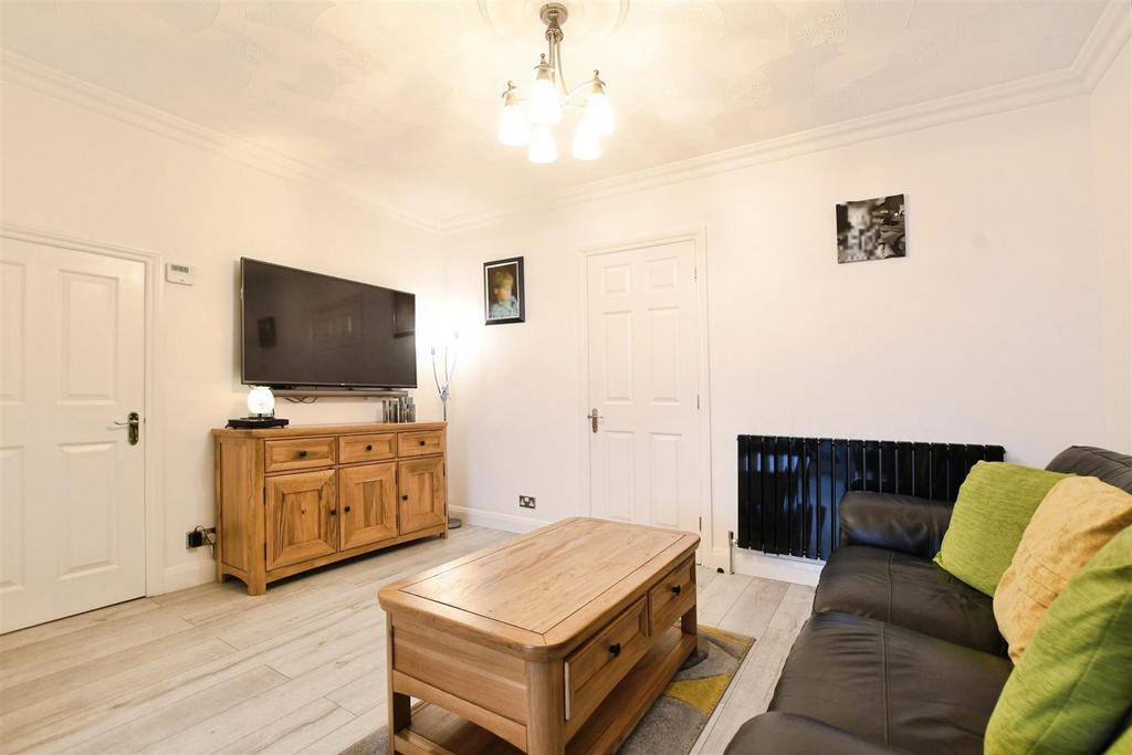 Sitting/ Dining Area