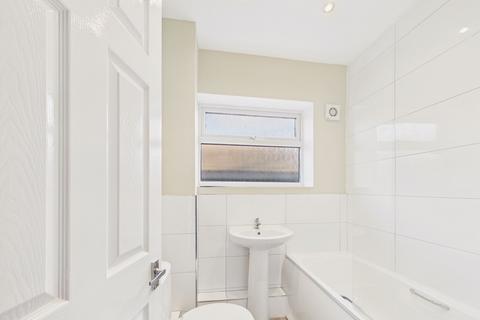 2 bedroom flat for sale, Deans Close, Whickham, NE16