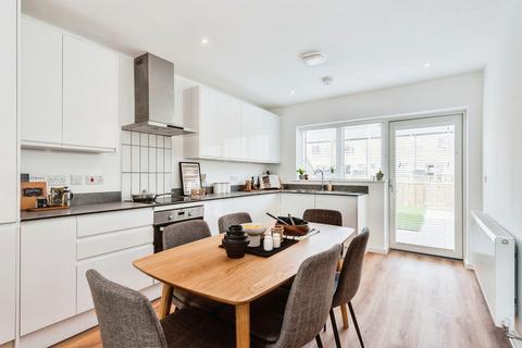 undefined, Oakfield, Swindon