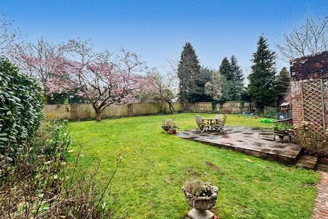 4 bedroom house for sale, Malvern Road, Hill Brow, Liss