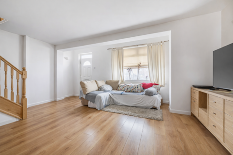 2 bedroom end of terrace house for sale, Erriff Drive, South Ockendon