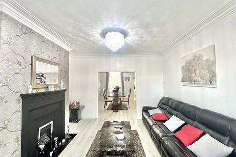 3 bedroom terraced house to rent, Keppel Street, Gateshead, NE11