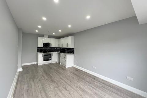 2 bedroom flat to rent, Desborough Court, London SE25