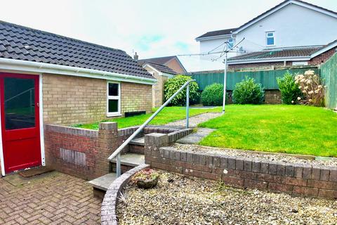 2 bedroom semi-detached bungalow for sale, Raglan Close, Blackwood, NP12