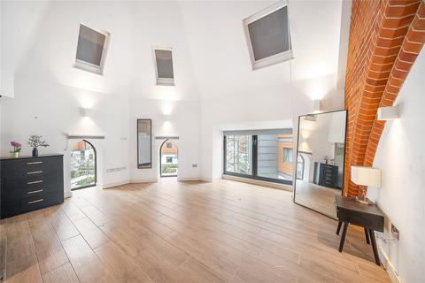 undefined, High Street, Brentford, TW8