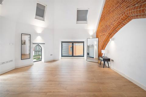 undefined, High Street, Brentford, TW8