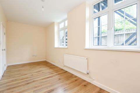 1 bedroom apartment to rent, -218 Homesdale Road, Bromley, BR1