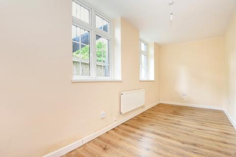 1 bedroom apartment to rent, -218 Homesdale Road, Bromley, BR1