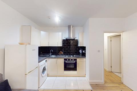 1 bedroom apartment to rent, -218 Homesdale Road, Bromley, BR1