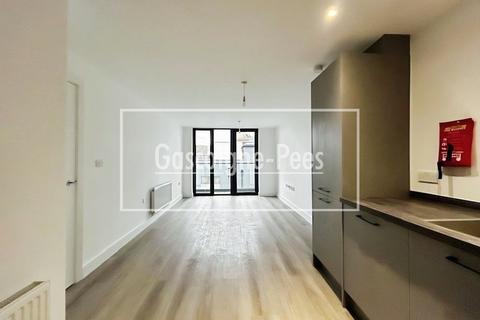 undefined, Farnborough Road, Farnborough, GU14