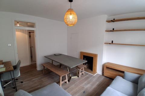 2 bedroom apartment to rent, Holgate Avenue, London, SW11