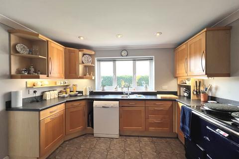 4 bedroom detached house for sale, Mandalay Drive, Norton, GL2