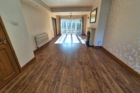 3 bedroom detached house to rent, Hawthorn Road, Streetly, B74