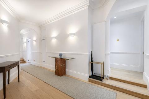 undefined, Lincoln House, Knightsbridge SW3