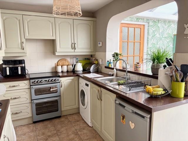 15 St Andrew Kitchen.jpg