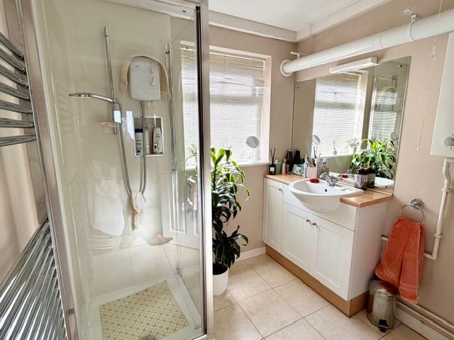 15 St Andrew Shower.jpg