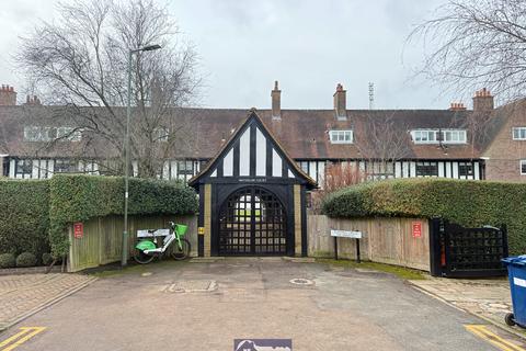 1 bedroom flat for sale, Heath Close, London NW11
