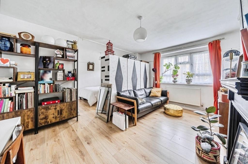 Living3.jpg