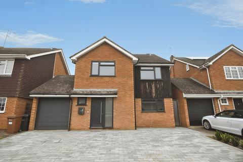 4 bedroom detached house for sale, Valletta Close, Chelmsford