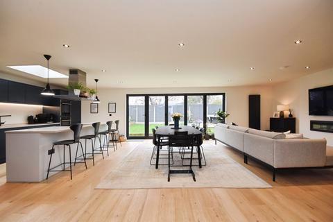 4 bedroom detached house for sale, Valletta Close, Chelmsford