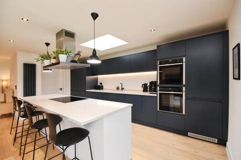4 bedroom detached house for sale, Valletta Close, Chelmsford
