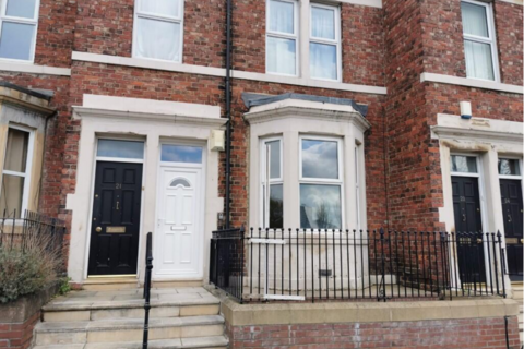 3 bedroom flat to rent, Bensham Crecent NE8