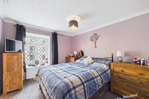 3 bedroom end of terrace house for sale, Redwing, Aylesbury