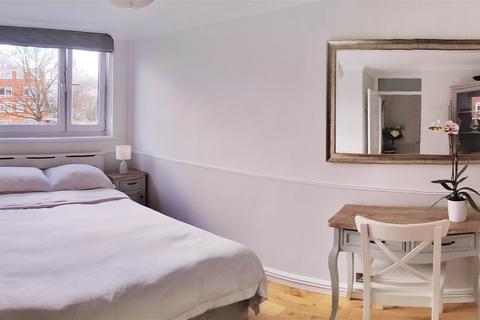 undefined, Burnett Court, Parkham Street, Battersea Square SW11