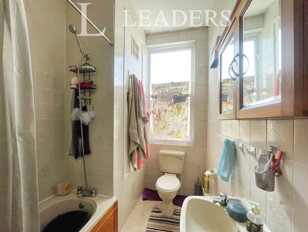 360a2820-bathroom