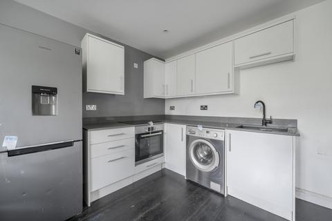 2 bedroom apartment for sale, Conistone Way, London