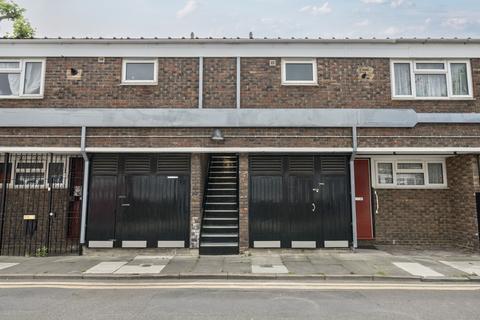 2 bedroom apartment for sale, Conistone Way, London