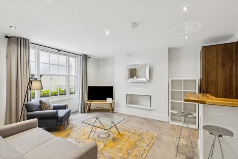 2 bedroom flat to rent, Queen's Gardens, Hyde Park W2