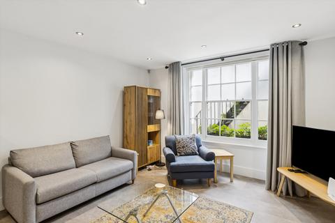 2 bedroom flat to rent, Queen's Gardens, Hyde Park W2