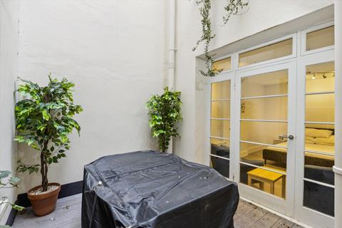 2 bedroom flat to rent, Queen's Gardens, Hyde Park W2