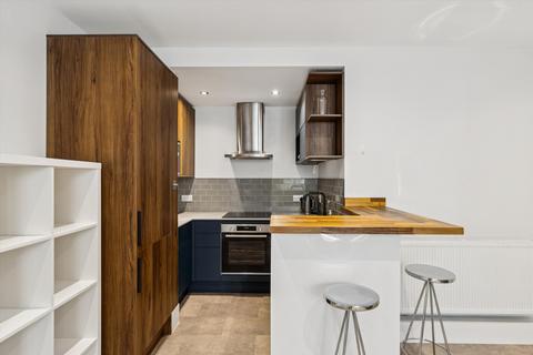 2 bedroom flat to rent, Queen's Gardens, Hyde Park W2