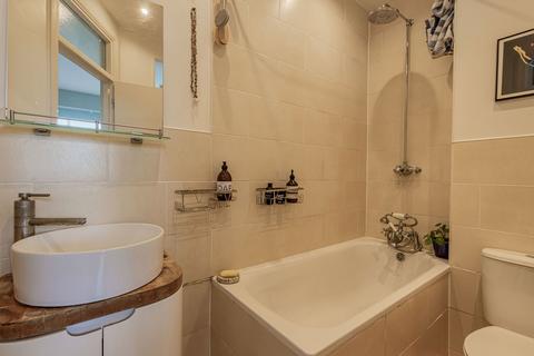 1 bedroom flat for sale, Ridge Road, London N8
