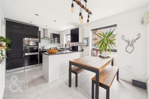 3 bedroom detached house for sale, Maze Avenue, Queens Hills, Norwich