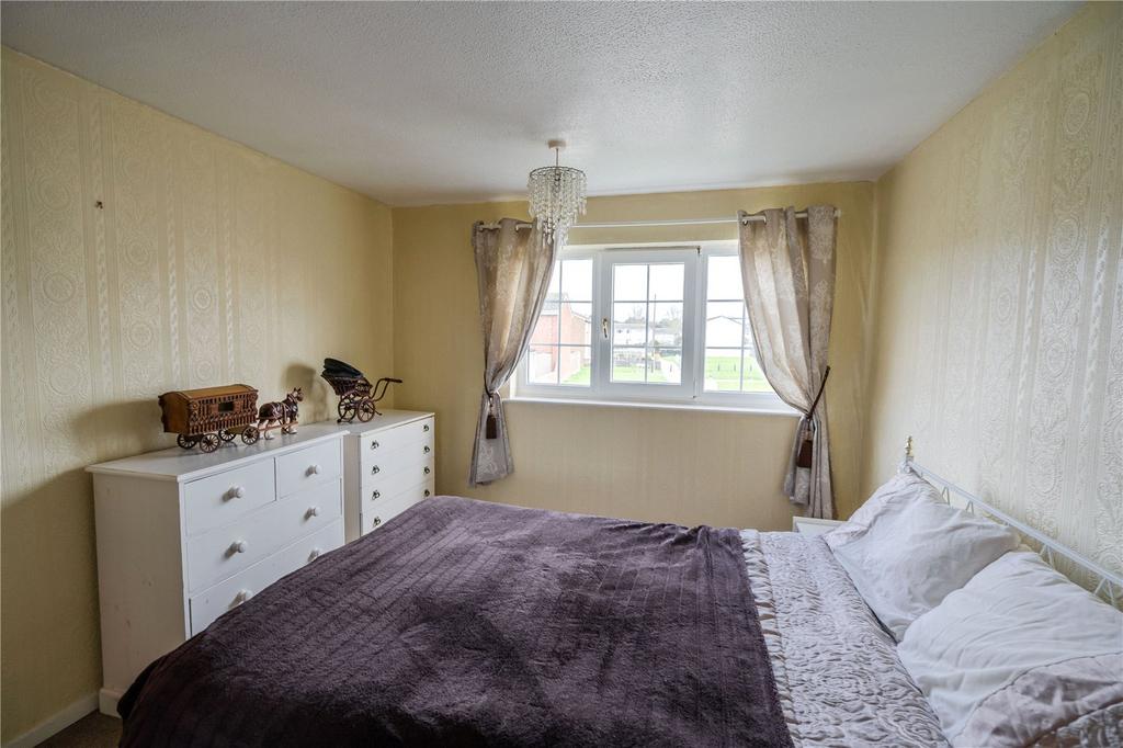 Bedroom 1 (2)