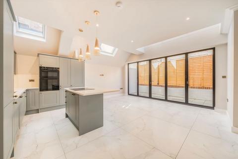 2 bedroom flat for sale, Wardo Avenue, Fulham SW6