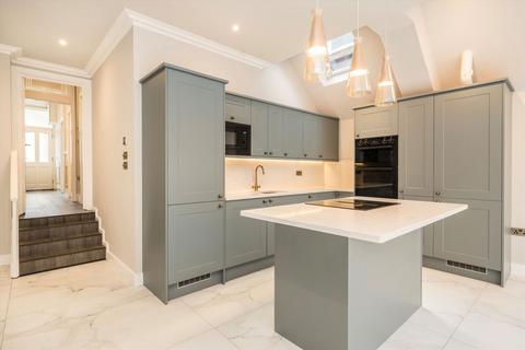 2 bedroom flat for sale, Wardo Avenue, Fulham SW6