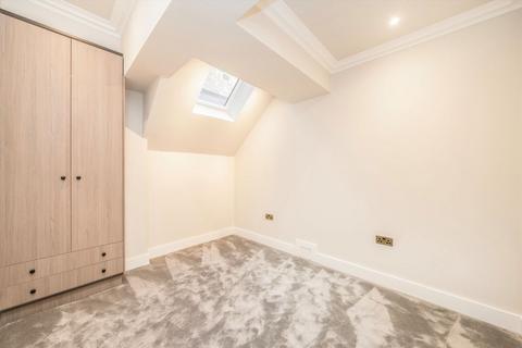 2 bedroom flat for sale, Wardo Avenue, Fulham SW6