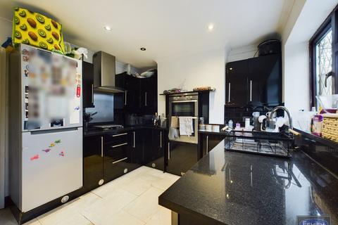 2 bedroom semi-detached house to rent, Brier Road, Sittingbourne, ME10