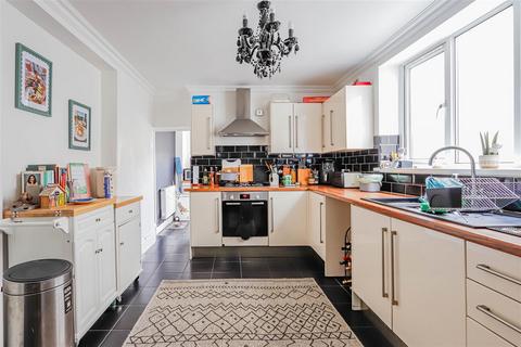 3 bedroom terraced house for sale, Newlands Street, Barry
