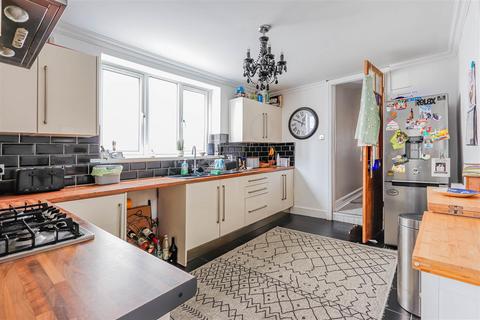 3 bedroom terraced house for sale, Newlands Street, Barry
