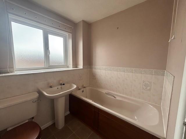 Family Bathroom.jpg