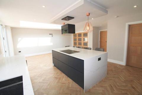 5 bedroom semi-detached house for sale, Cumberland Road, Camberley, Surrey, GU15